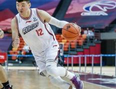 IM体育-新疆队击败青岛队，获得季后赛入场券