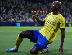 IM体育app-带队到场边不满裁判扎库拉遭足协罚款