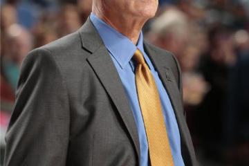 IM体育动画直播通道-包含水晶宫客场捉襟见肘，输球收场的词条