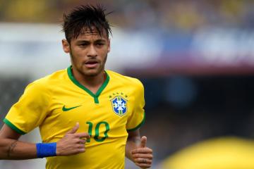 IM体育官网入口-德甲争冠战焦点战，马德里竞技连续得分压制葡萄牙，欧洲足坛的战术博弈启示