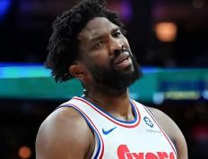 IM体育社区互动入口-包含湖人B队爆冷加拿大男篮，恩比德绝境逆转的词条