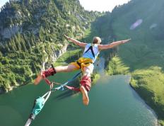 IM体育赛事直播入口-硬仗之王与巨人杀手，孙兴慜的领袖气质与贝蒂斯如何诠释足球的逆袭美学