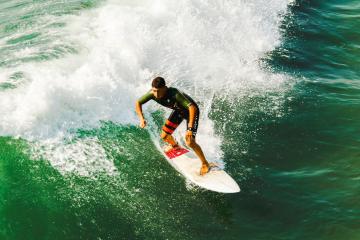 IM体育网页版登录入口-美网轻取澳网，兹维列夫刷新纪录背后的硬地王朝更迭