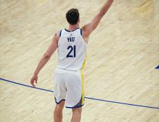 IM体育官网入口-尼克斯绝杀勇士B队，克莱惊艳世界的简单介绍