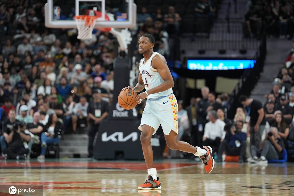 IM体育网页版登录入口-勇士碾压马刺，福克斯统治全场