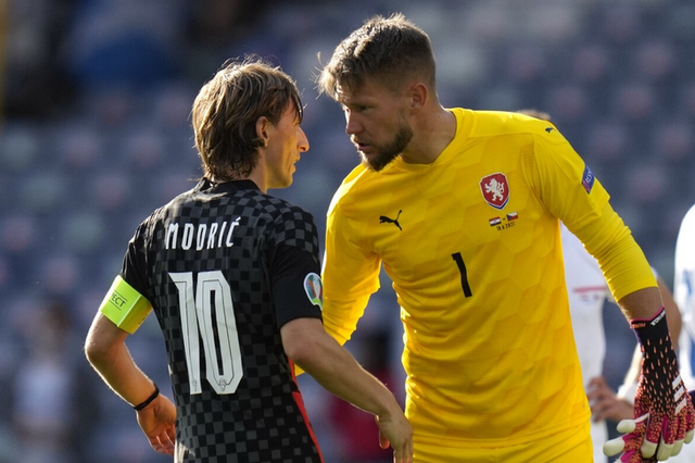 IM体育官方平台-克罗地亚爆冷巴黎，德利赫特完成帽子戏法的简单介绍