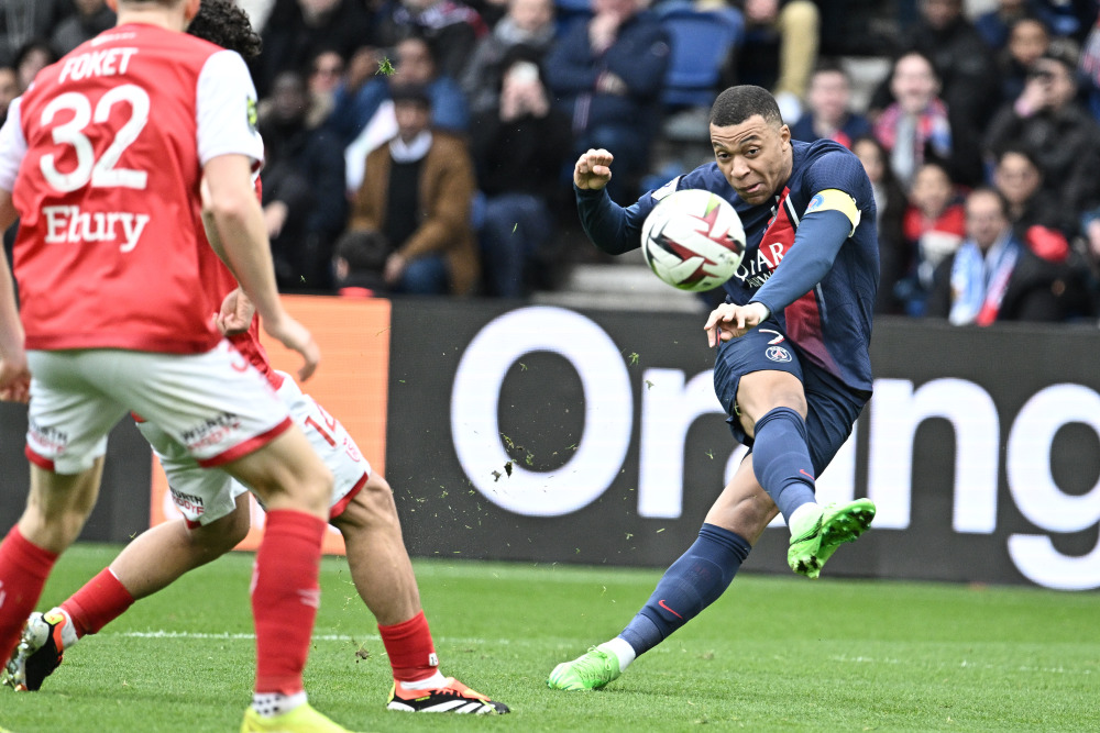 IM体育社区互动入口-巴黎圣日耳曼客场遭遇阻击，战平兰斯的简单介绍