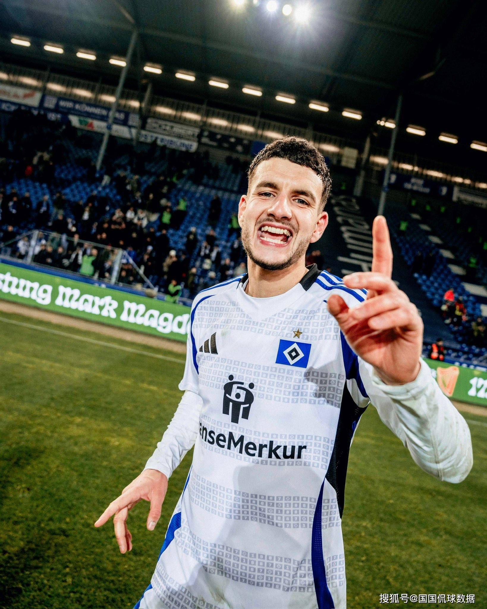 IM体育社区互动入口-关于汉堡球队突围成功，德甲赛场表现赢得掌声的信息