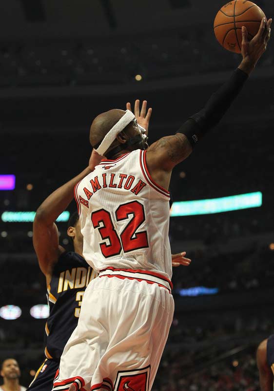 IM体育app-步行者逆转热火，汉密尔顿送出助攻的简单介绍